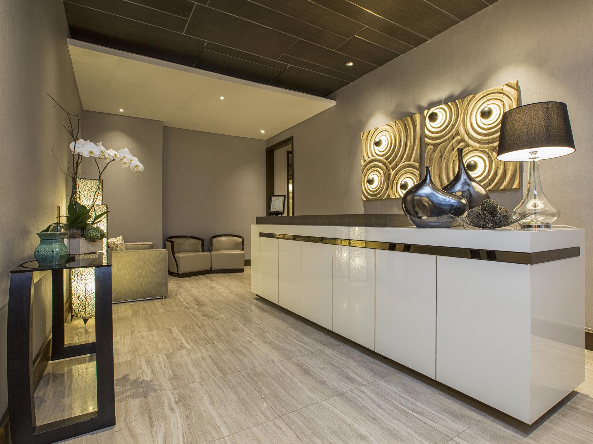 Makati Diamond Residences Aparthotel 5*