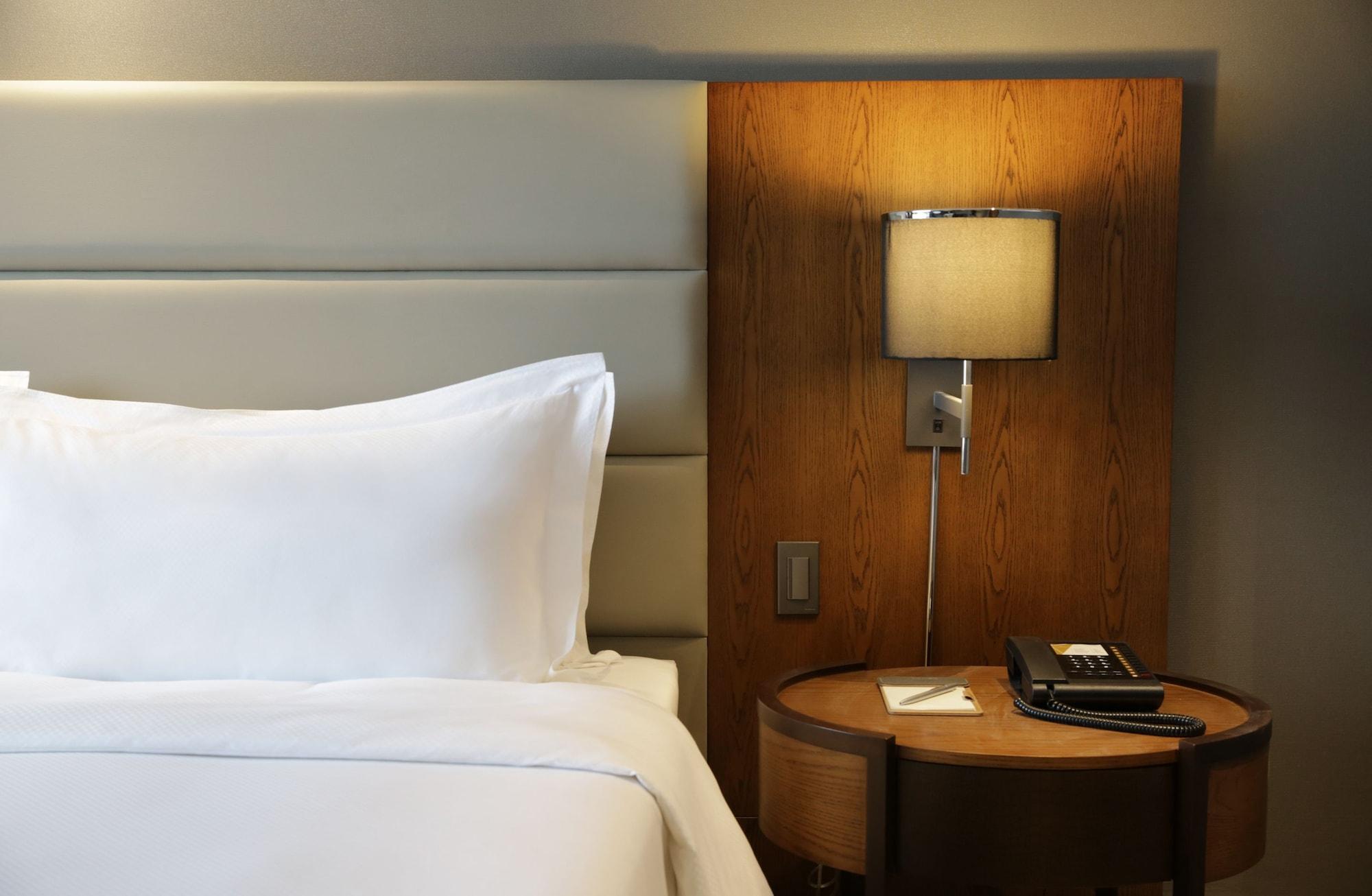 Makati Diamond Residences Aparthotel 5*