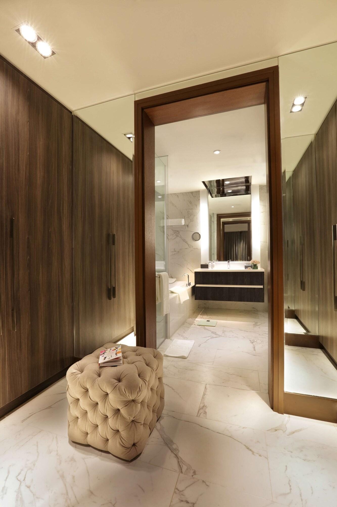 Makati Diamond Residences 5*