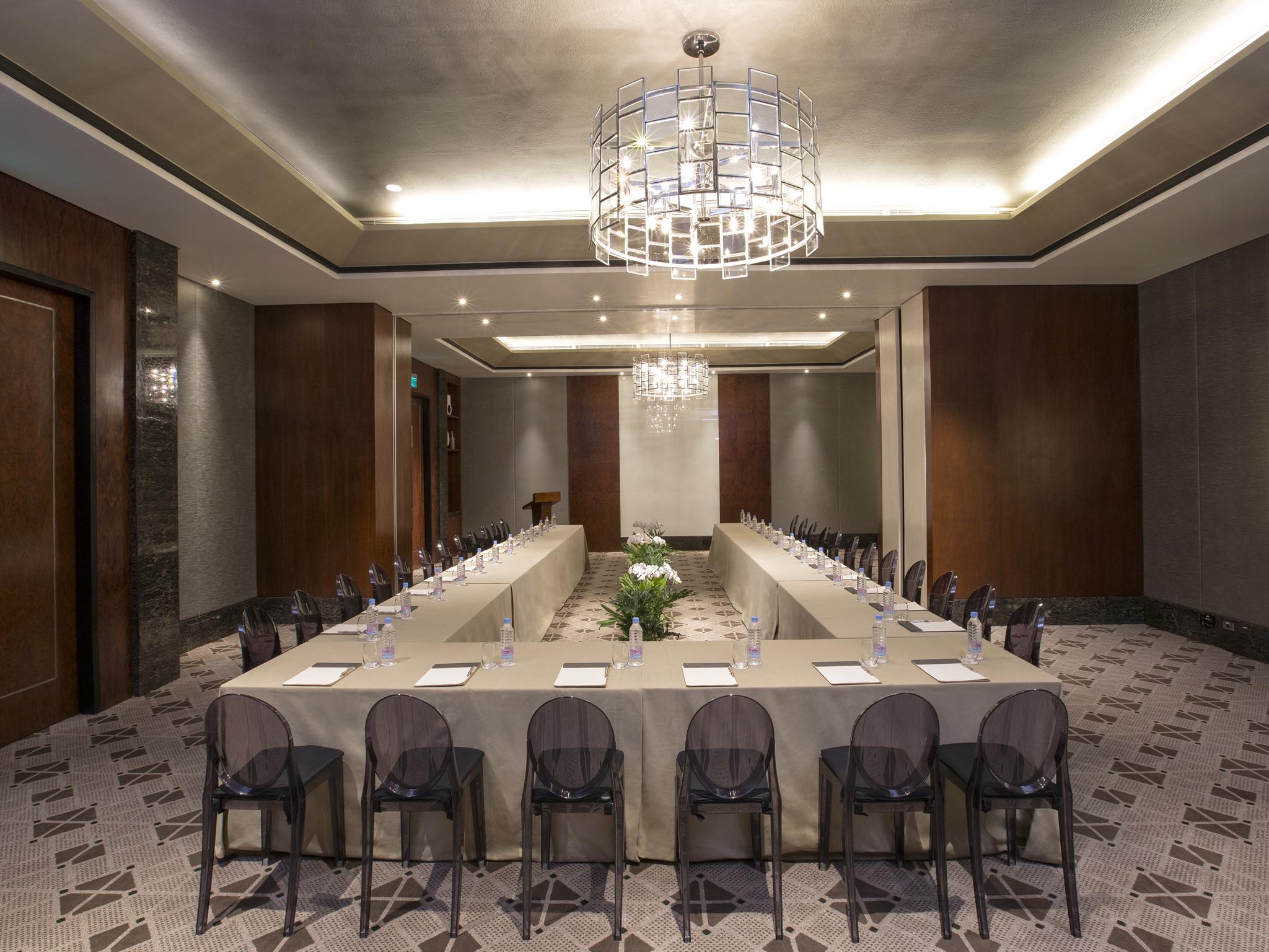 Makati Diamond Residences 5*