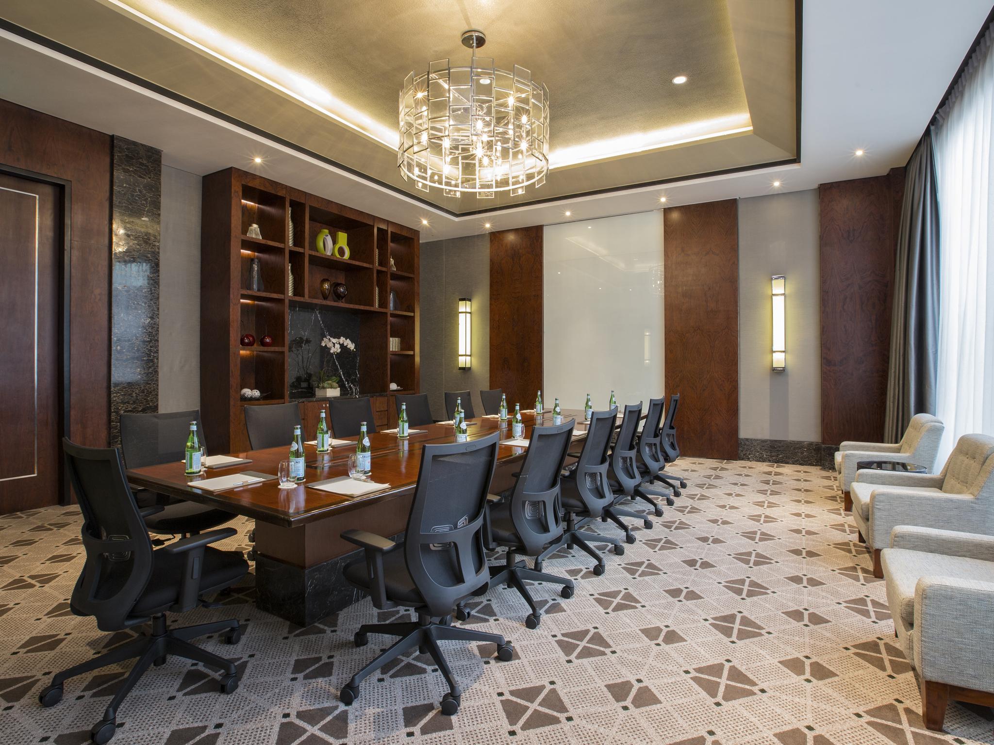 Makati Diamond Residences Aparthotel Makati City